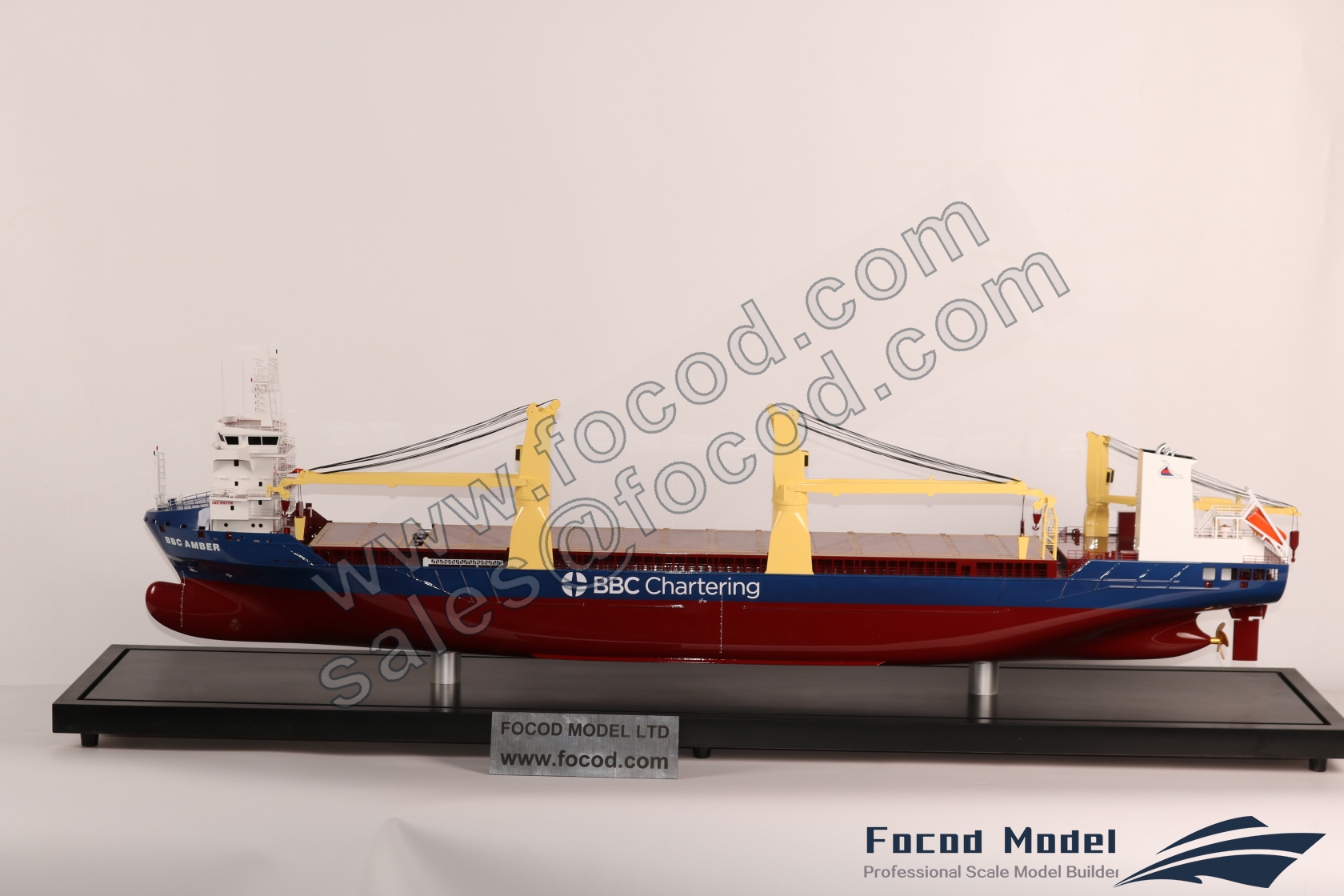 customized model of 153.4m Heavy Lift Vessel
